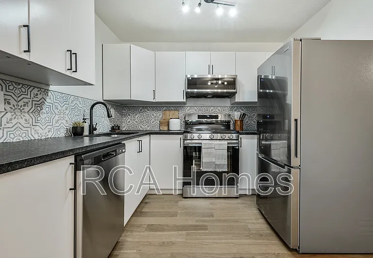 933 N Tuxedo St — Photo 6