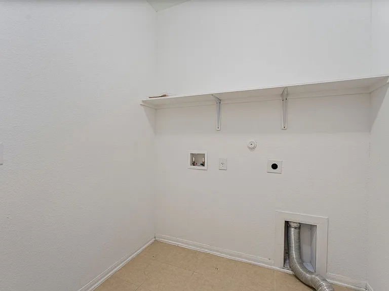 149 Biscayne Dr — Photo 15