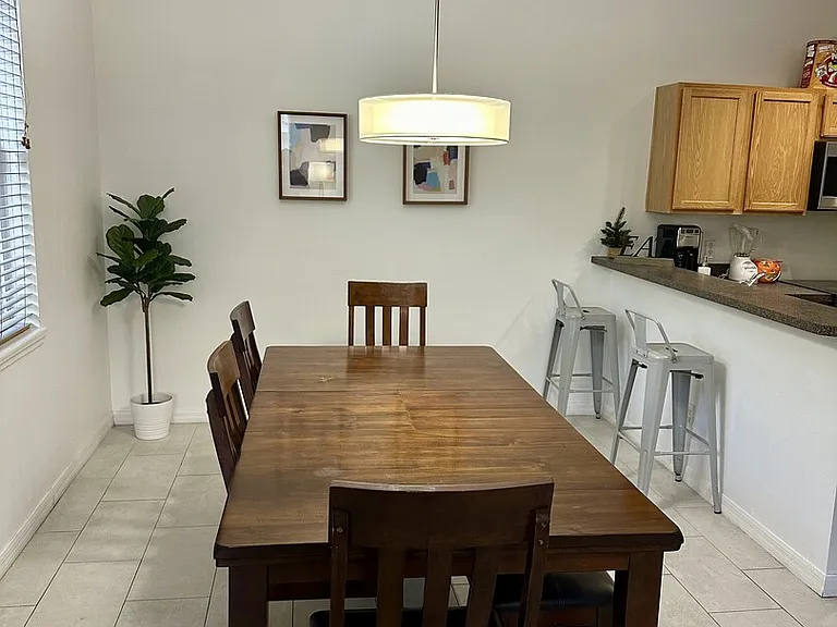 Royal Ridge Dr — Photo 13