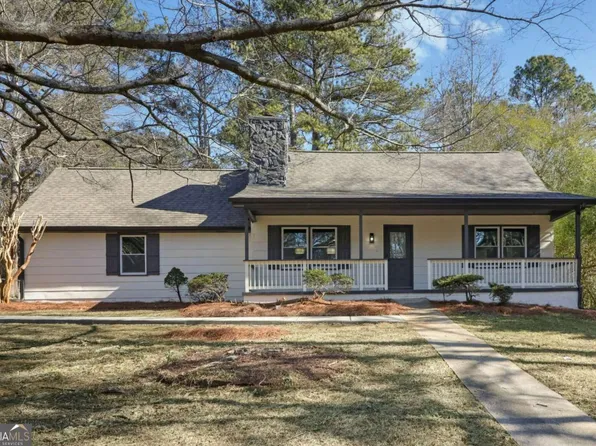 3292 Lancer Dr, Powder Springs, GA 30127