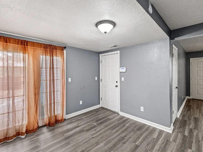820 Spinner Ct — Photo 7