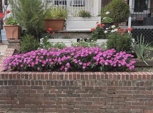 3721 Nw #W, Washington, DC 20057