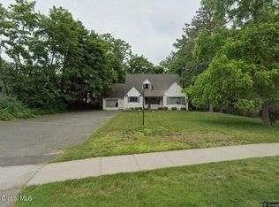 572 Loudon Rd, Latham, NY 12110