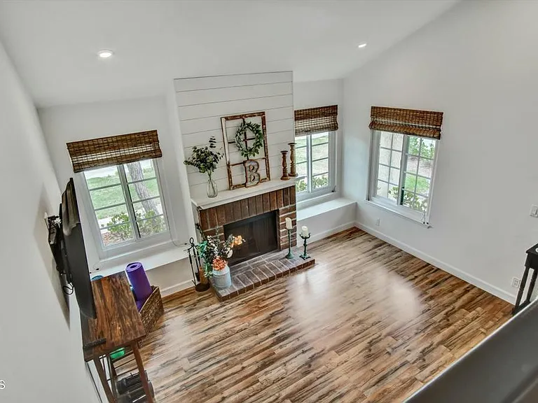 508 Village Rd — Photo 15