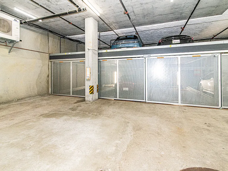 230 7th St #403 — Photo 31