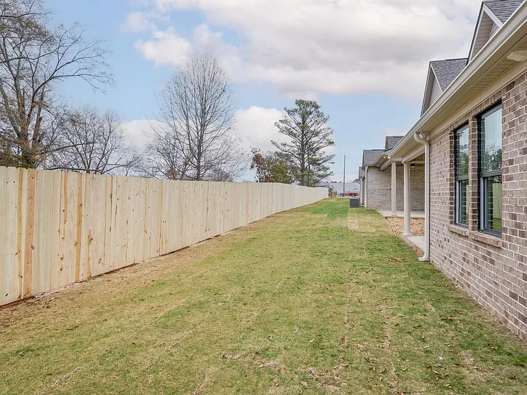 801 Stonebrook Ln — Photo 29