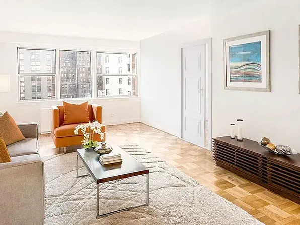 155 East 34th Street image 1 of 7
