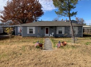 128 Live Oak St, Azle, TX 76020