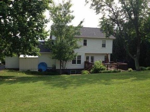 2nd image of 65 Applewood Dr