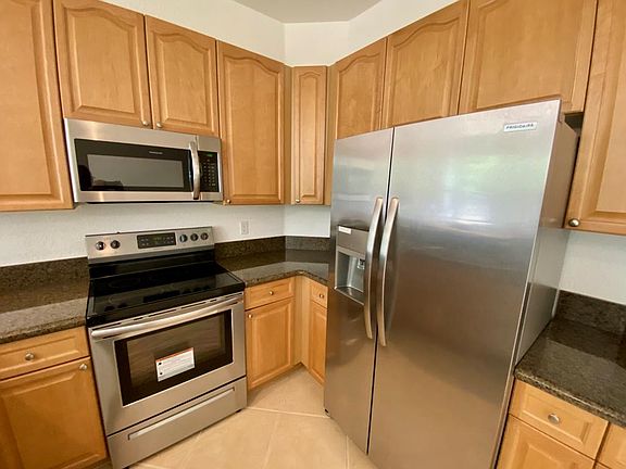 5th image of 6104 SE Portofino Circle #101