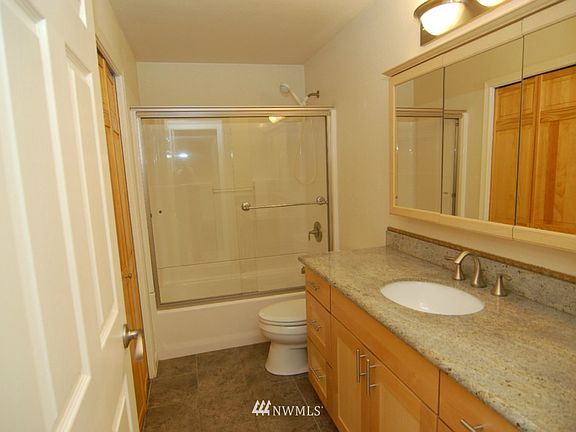 2nd image of 415 Healy Avenue S