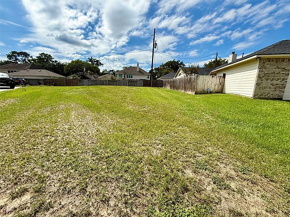 3rd image of 307 N Cypress Estates Cir