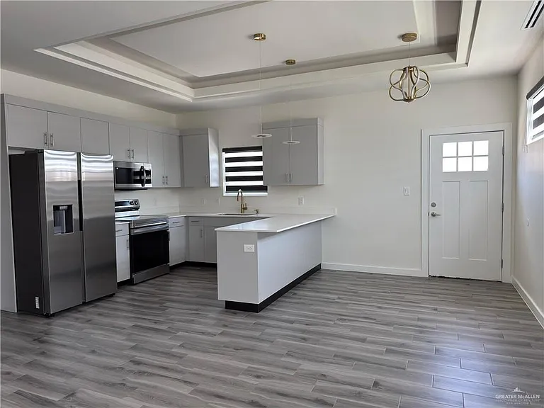 1201 E Iris Ave #6 — Photo 2