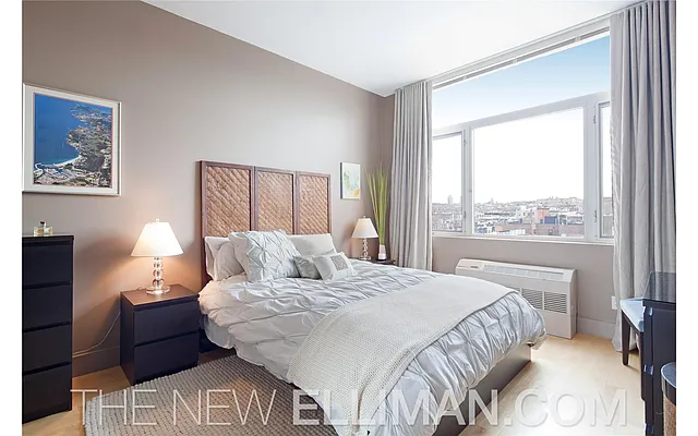 Sold by Douglas Elliman | media 15