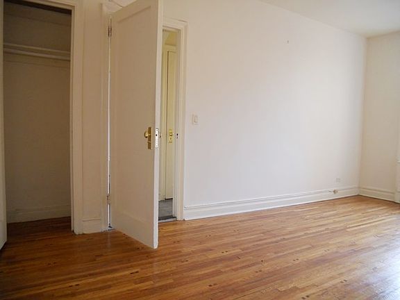 5th image of 4721 41st St #2/E