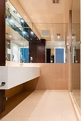 Rented by R New York