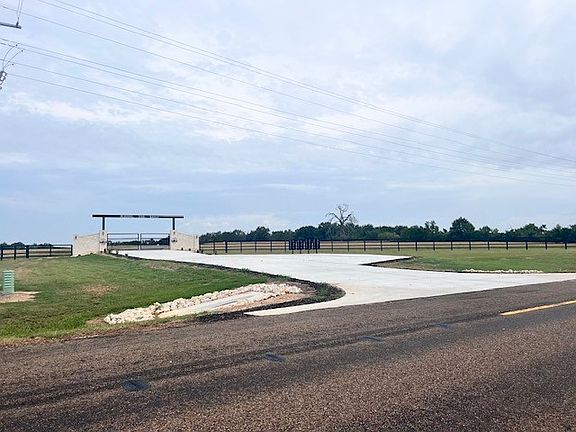 4th image of 33 High View Dr E