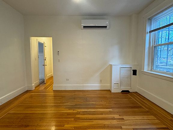 5th image of 1020 Commonwealth Ave #101