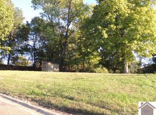 426 N 7th St, Mayfield, KY 42066
