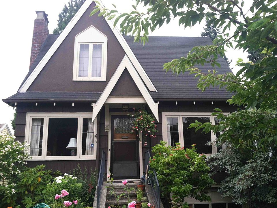2nd image of 6521 32nd Ave NE