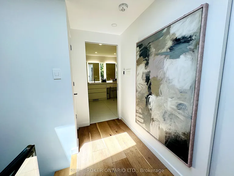 51 Castlemere Cres — Photo 13