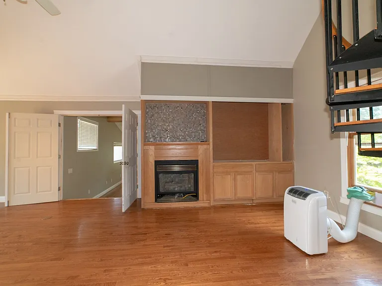 440 Aurora Ln — Photo 9