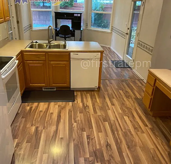2063 E Lochmeadow Ct — Photo 4