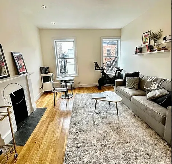 104 Perry St #3A — Photo 1