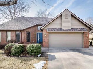 905 9th St, Kalona, IA 52247