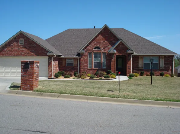 1512 Saratoga Dr, Van Buren, AR 72956