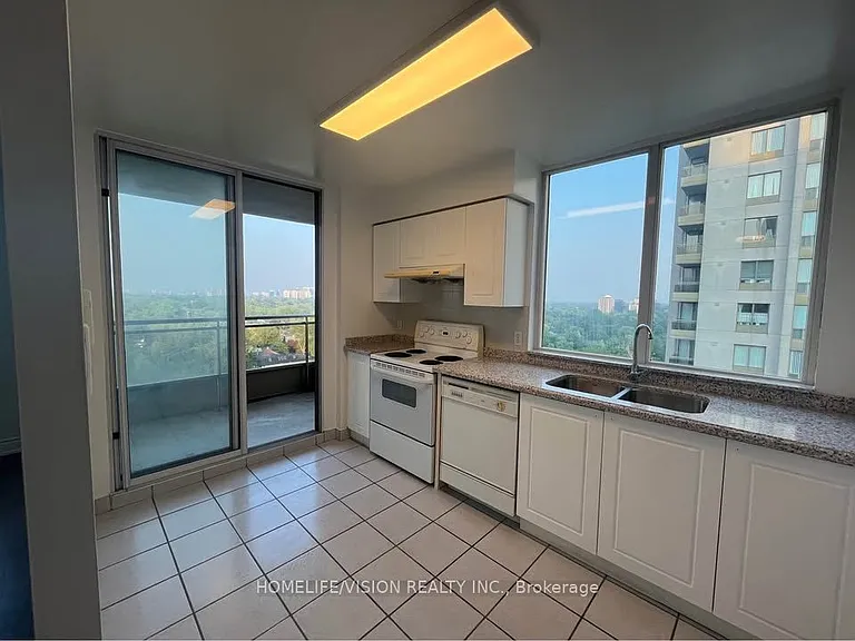 260 Doris Ave #Penthouse 105 — Photo 6