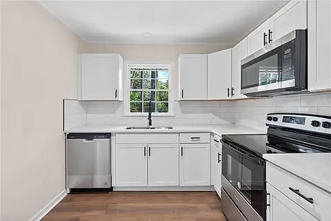 3 bed, 1496 sqft, $1,900 — Photo 3