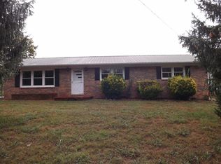 146 L C McKee Rd, Jonesborough, TN 37659