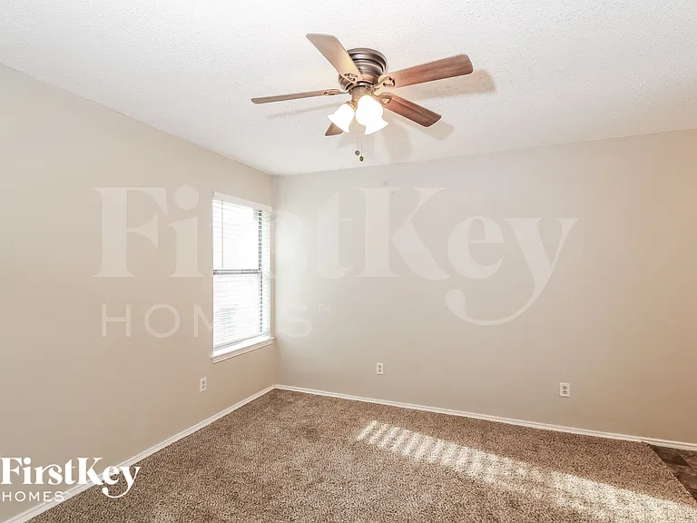 4417 Cordova Ln — Photo 8