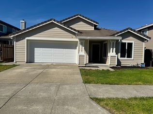 2121 Lansbury St, Santa Rosa, CA 95404