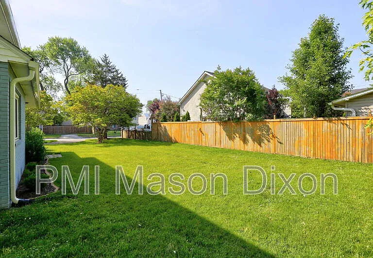330 Compton Ave — Photo 5