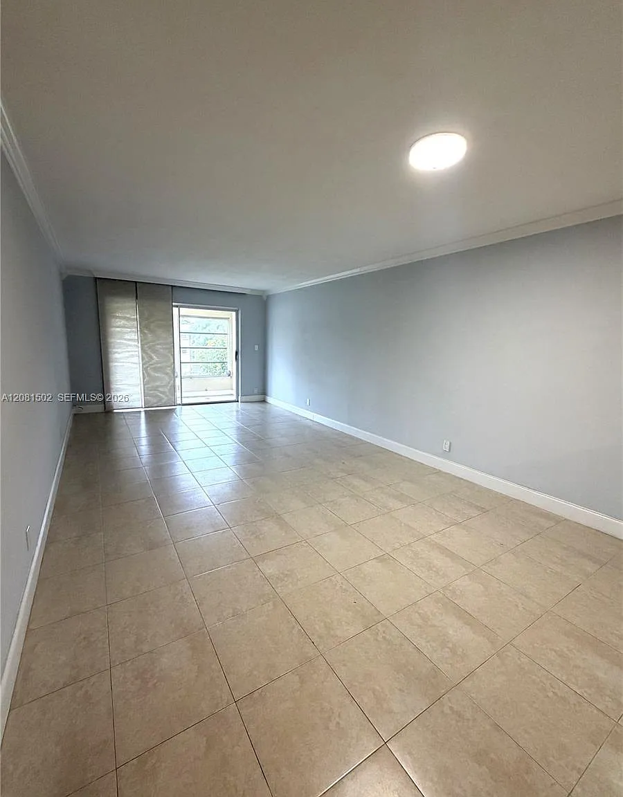 Omega Condo No 10 — Photo 3