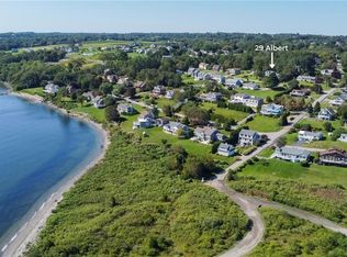 29 Albert St, Portsmouth, RI 02871