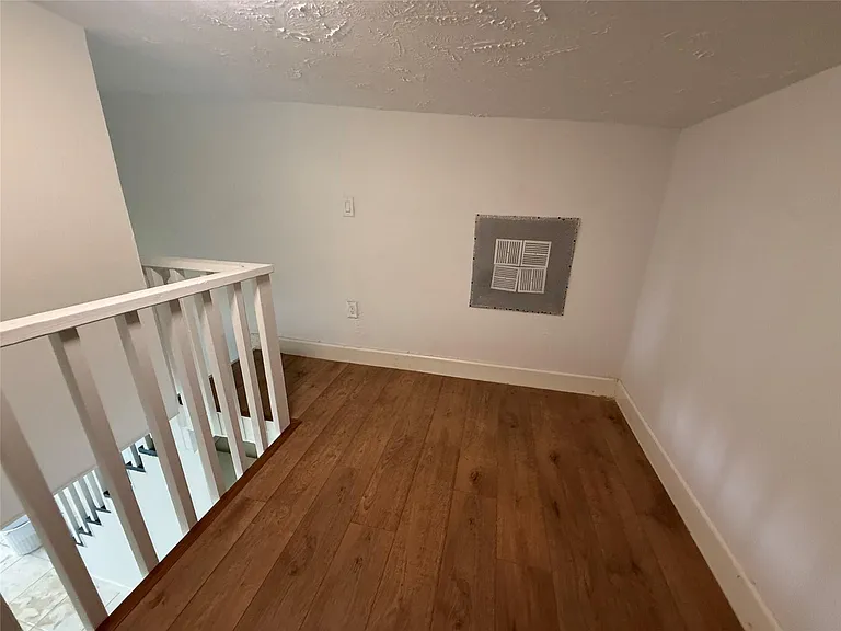 5914 Cullen Blvd — Photo 12