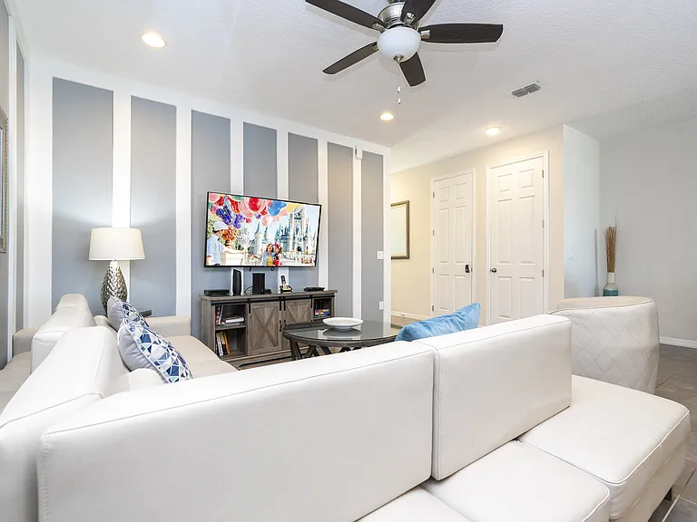 Carey Palm Cir — Photo 14