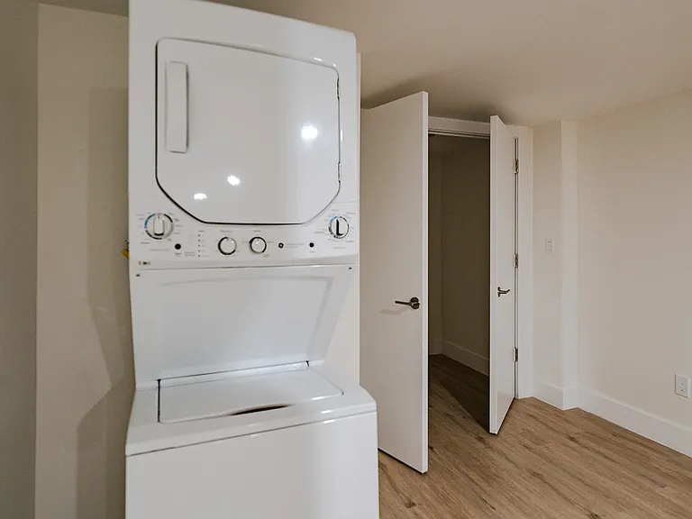 305 Harman St #1B — Photo 13