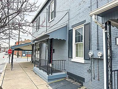 2nd image of 459 Cherry St APT 1