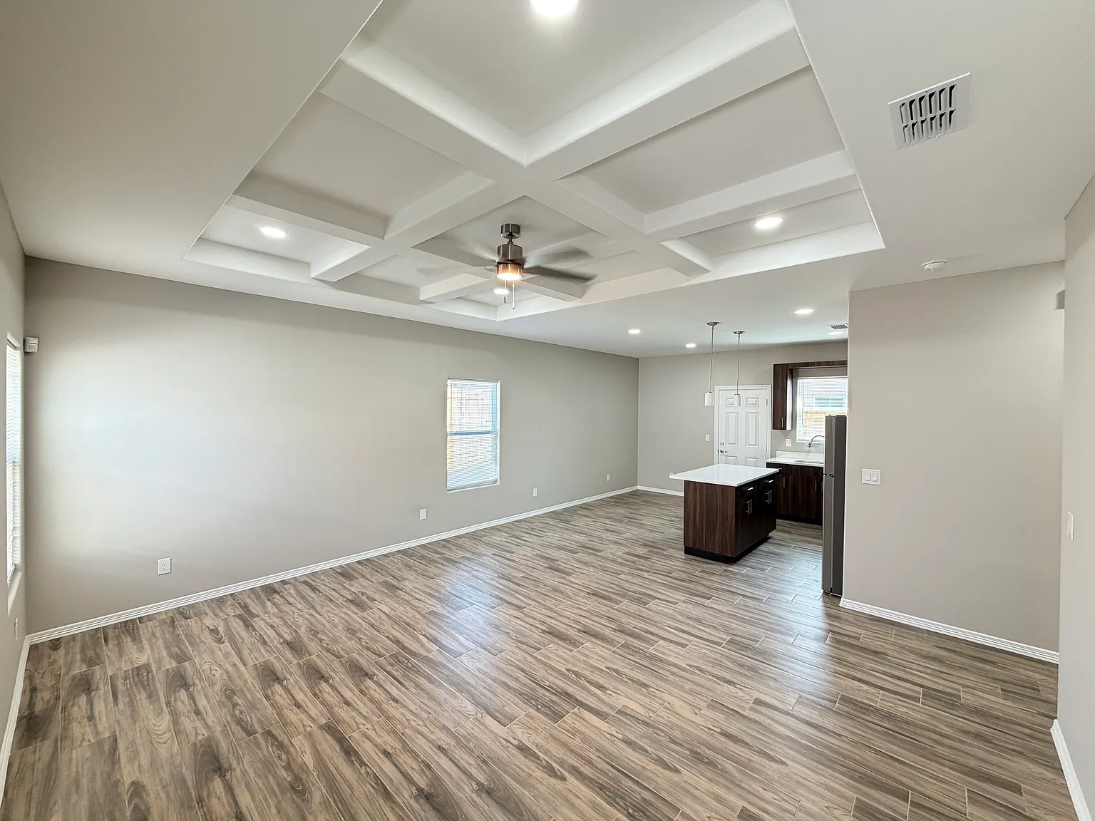 3 bed, 1142 sqft, $1,450 — Photo 1