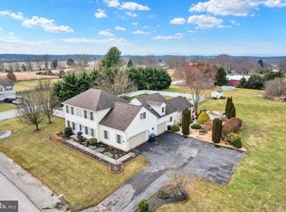 10 Amanda Dr, Littlestown, PA 17340