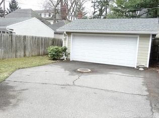 367 Rivard Blvd, Grosse Pointe Park, MI 48230