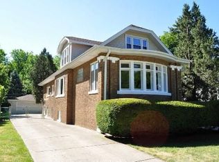 485 Loudon Rd, Riverside, IL 60546