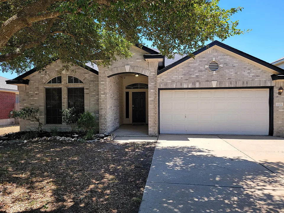 1609 Lobo Mountain Ln