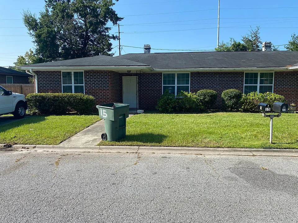 15 Seneca Rd #15
