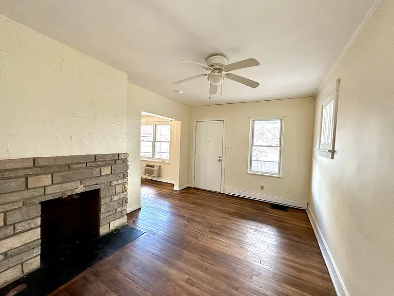 1528 Dagmar Ave — Photo 3