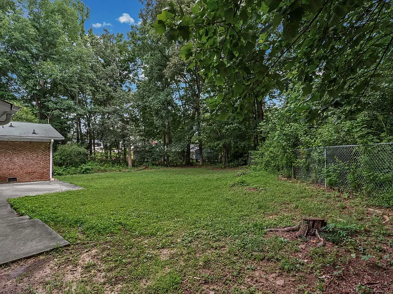 6096 Hillpine Dr — Photo 25